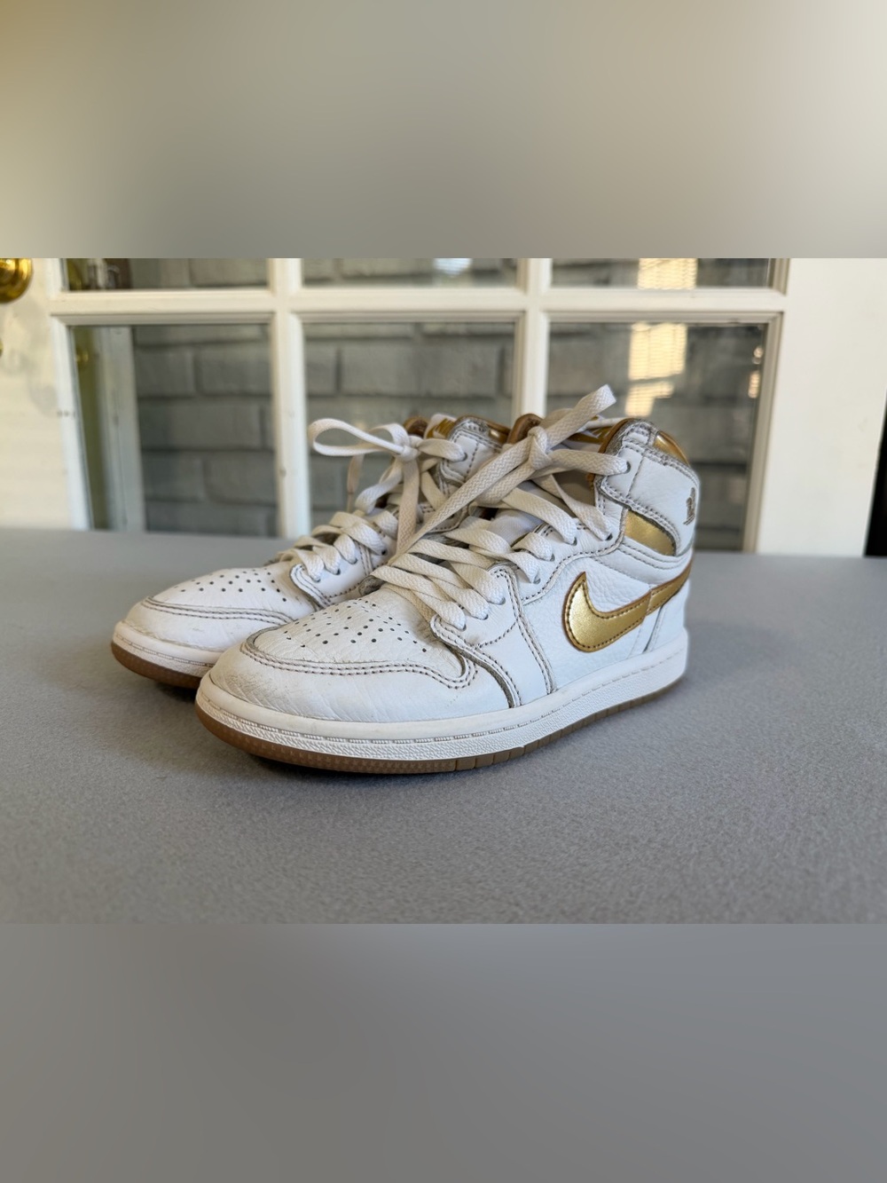 Nike Jordan 1 Retro High OG Kids Shoes 1.5Y White Metallic Gold FD2597-107
